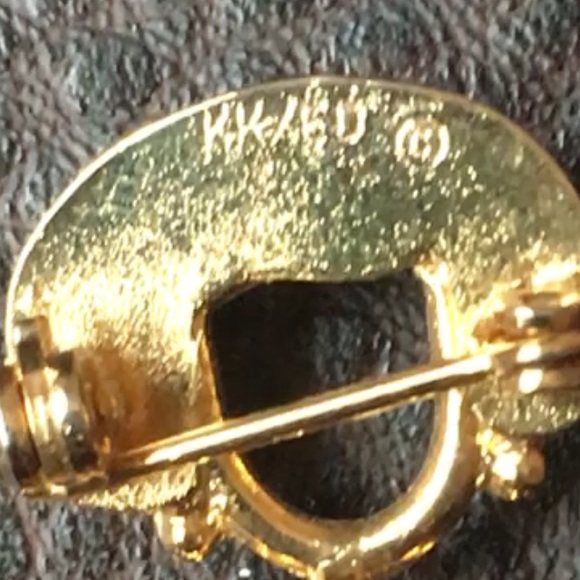 2/$10 Vintage articulated brooch - Picture 7 of 8